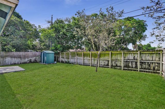 2820 NW 4th St, Pompano Beach, FL 33069
