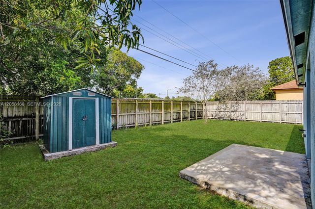 2820 NW 4th St, Pompano Beach, FL 33069