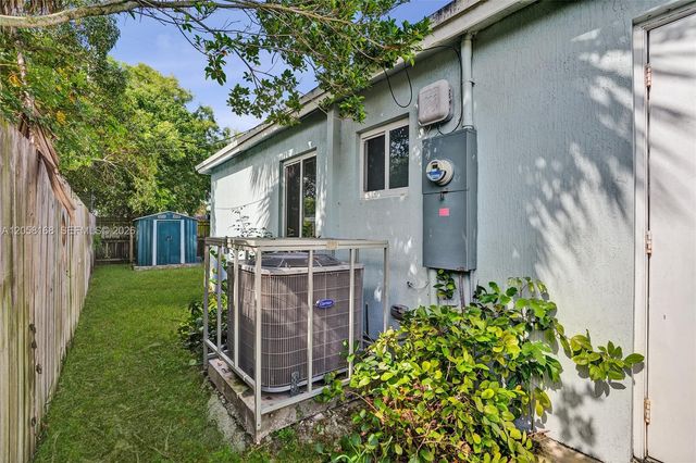 2820 NW 4th St, Pompano Beach, FL 33069