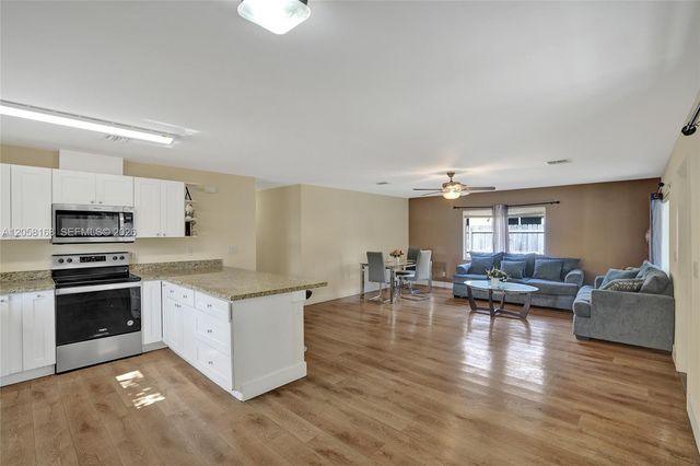 2820 NW 4th St, Pompano Beach, FL 33069