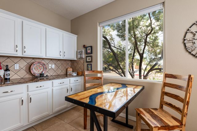 371 Zuni River Circle SW, Los Lunas, NM 87031