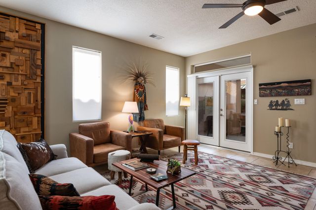 371 Zuni River Circle SW, Los Lunas, NM 87031