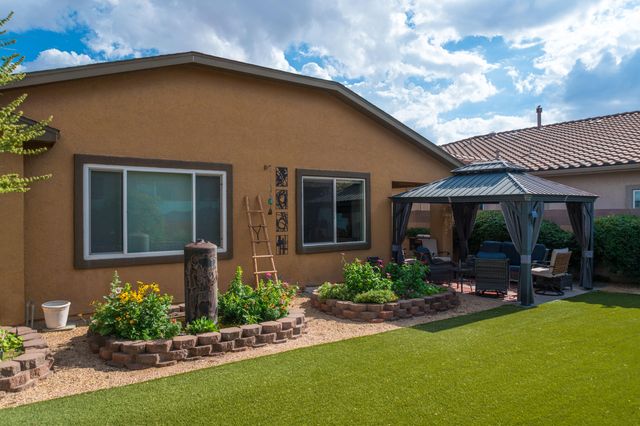 371 Zuni River Circle SW, Los Lunas, NM 87031