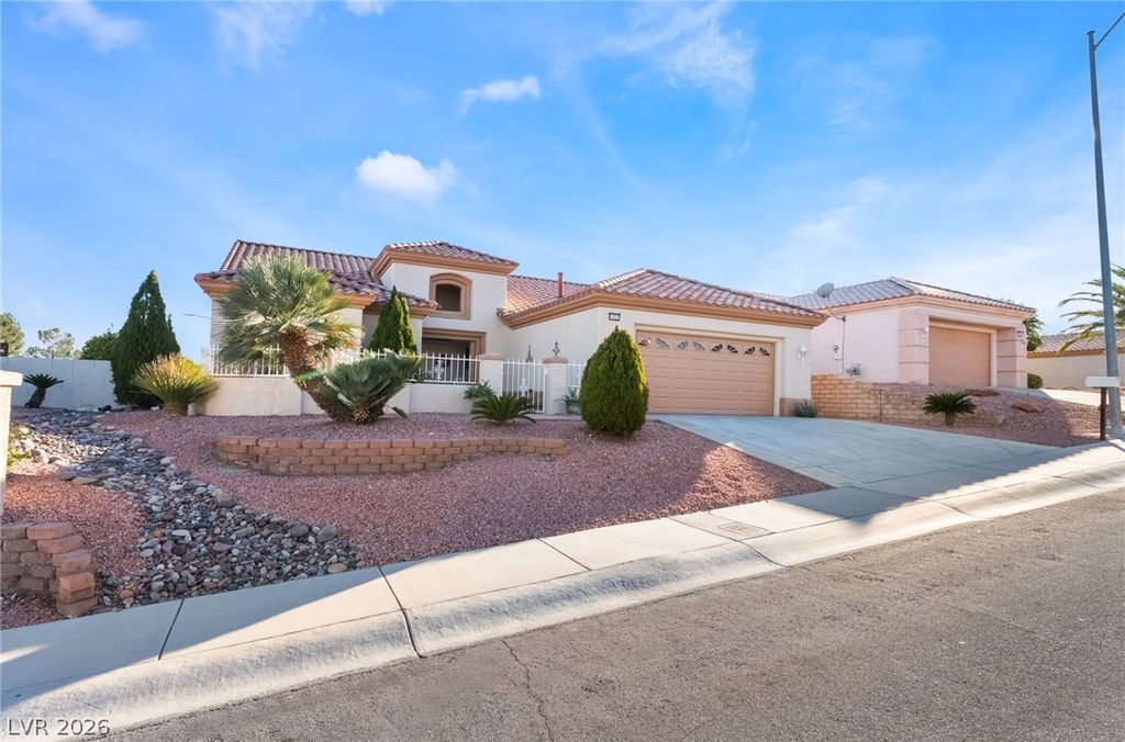 10529 Broom Hill Drive, Las Vegas, NV 89134 — photo 3