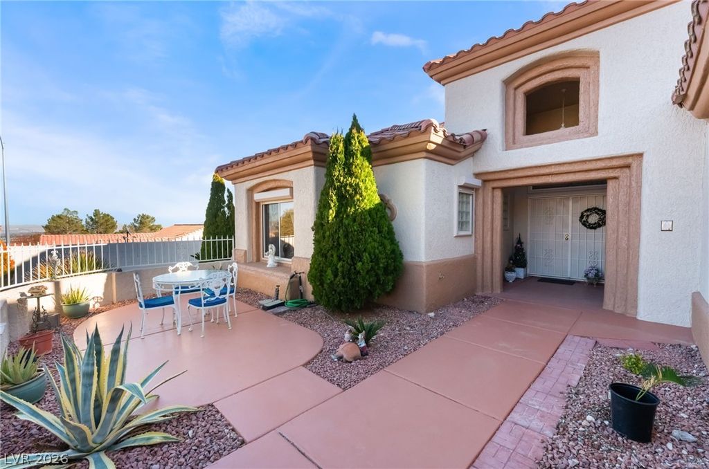 10529 Broom Hill Drive, Las Vegas, NV 89134 — photo 4