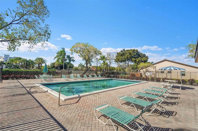 2698 N Nob Hill Road, Sunrise, FL 33322