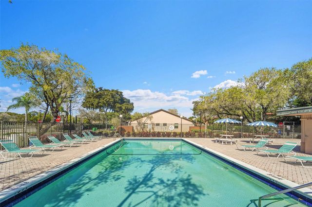 2698 N Nob Hill Road, Sunrise, FL 33322