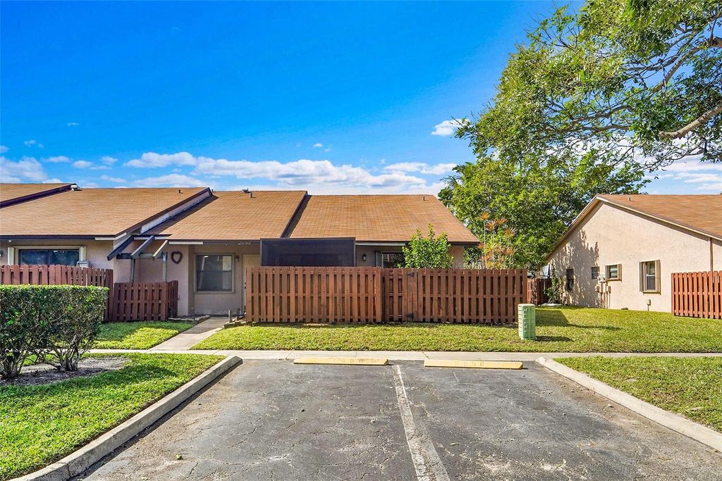 2698 N Nob Hill Road, Sunrise, FL 33322