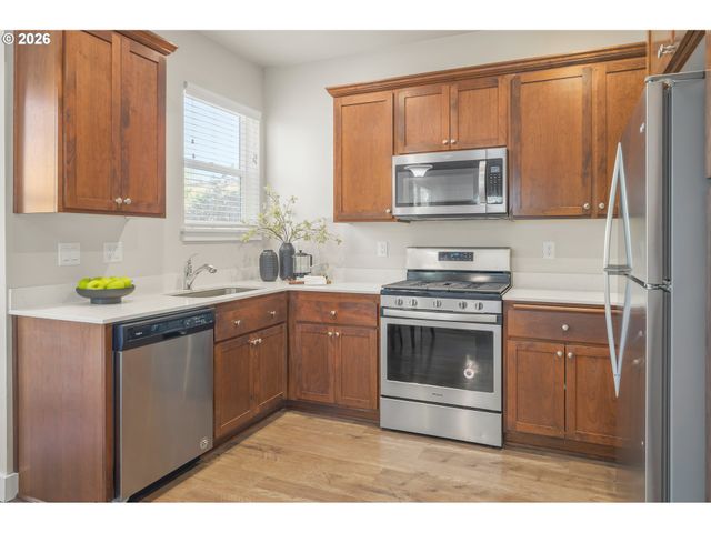 4561 ROMY Ct, Eugene, OR 97402