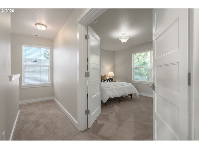 4561 ROMY Ct, Eugene, OR 97402