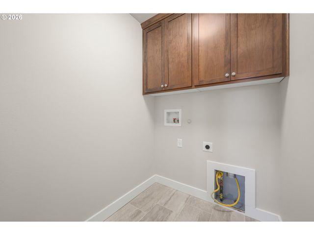 4561 ROMY Ct, Eugene, OR 97402