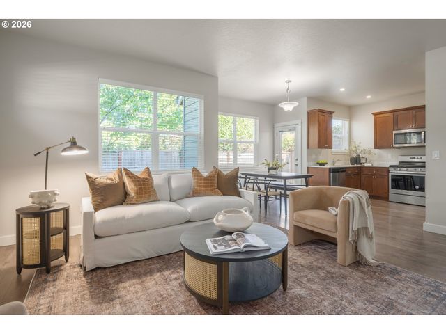4561 ROMY Ct, Eugene, OR 97402