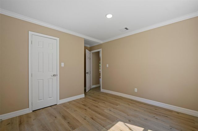 120 Adrilyn Road, Cleveland, TX 77328