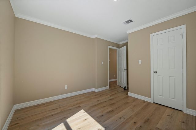 120 Adrilyn Road, Cleveland, TX 77328