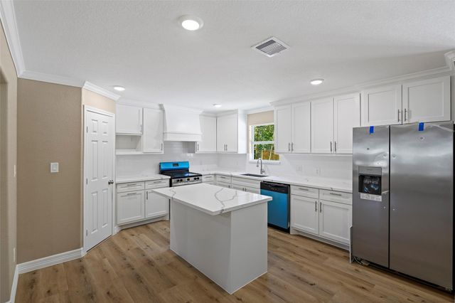 120 Adrilyn Road, Cleveland, TX 77328