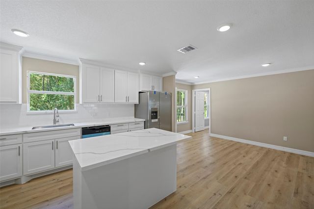 120 Adrilyn Road, Cleveland, TX 77328