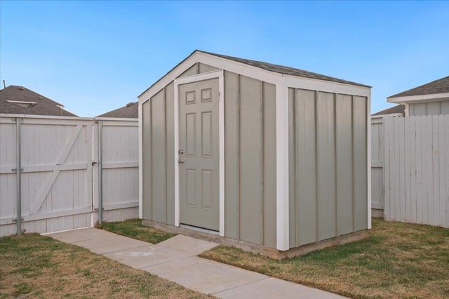 107 Tillage RD, Elgin, TX 78621