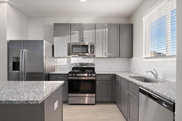 107 Tillage RD, Elgin, TX 78621