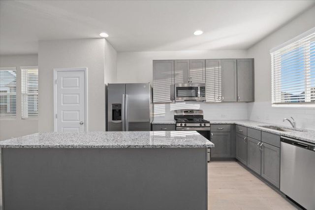 107 Tillage RD, Elgin, TX 78621