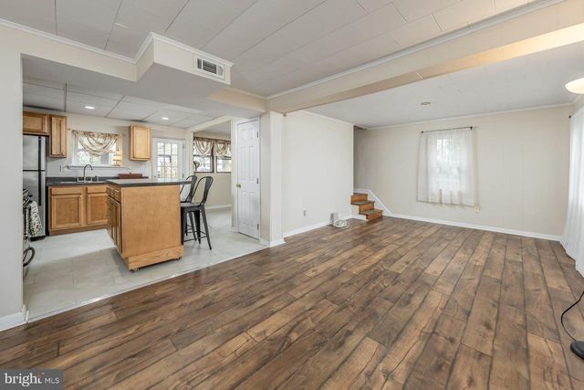 2675 FRIES MILL RD, Williamstown, NJ 08094