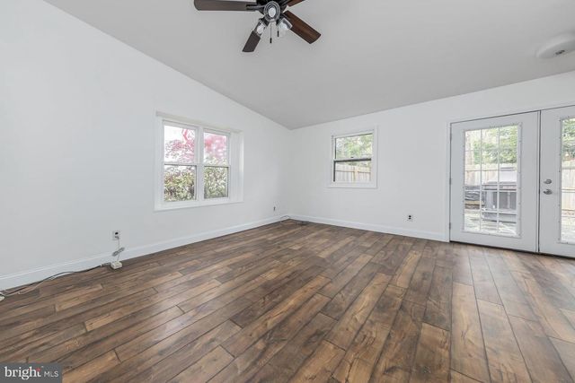 2675 FRIES MILL RD, Williamstown, NJ 08094