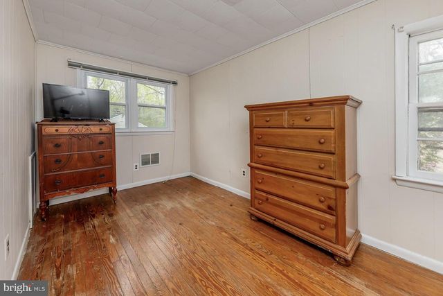 2675 FRIES MILL RD, Williamstown, NJ 08094