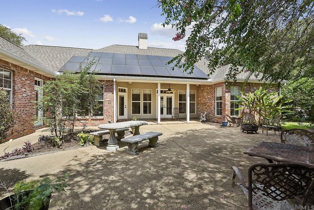 1026 Hunters Run Ave, Zachary, LA 70791
