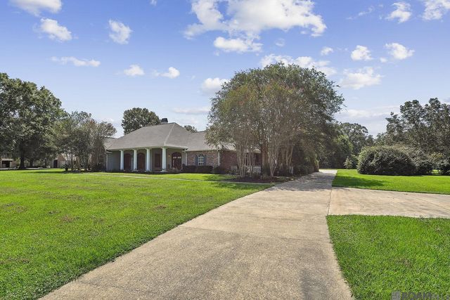 1026 Hunters Run Ave, Zachary, LA 70791