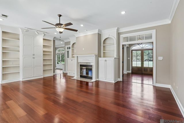 1026 Hunters Run Ave, Zachary, LA 70791