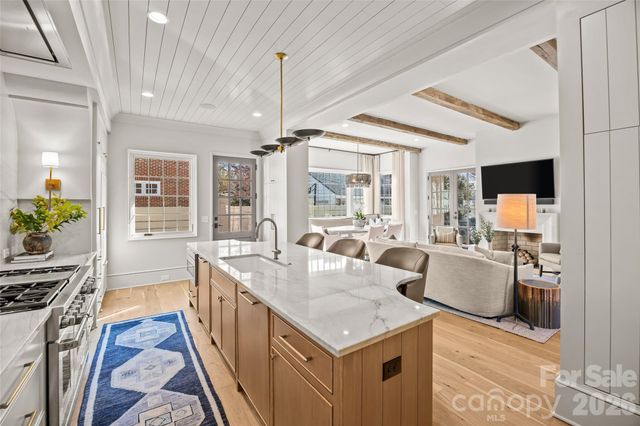 1320 Biltmore Drive, Charlotte, NC 28207