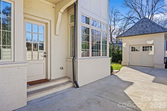 1320 Biltmore Drive, Charlotte, NC 28207