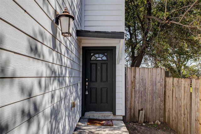 4834 Hollow Hook Road A, Houston, TX 77041