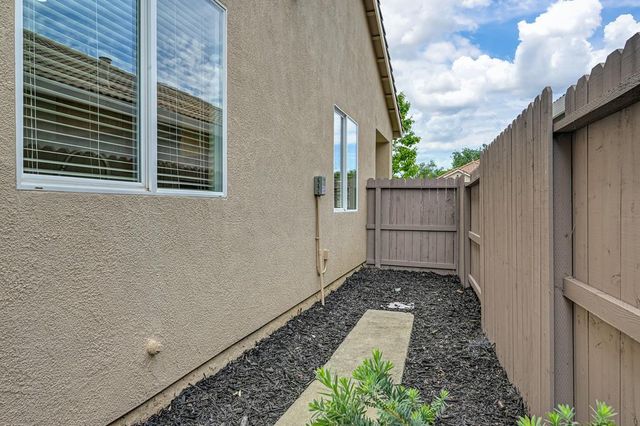 9025 Fallsmont Dr, El Dorado Hills, CA 95762