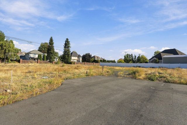 8616 N Panorama Dr, Spokane, WA 99208