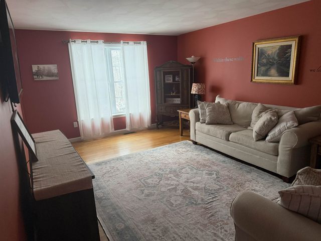 10 Harvard Avenue, Auburn, NH 03032