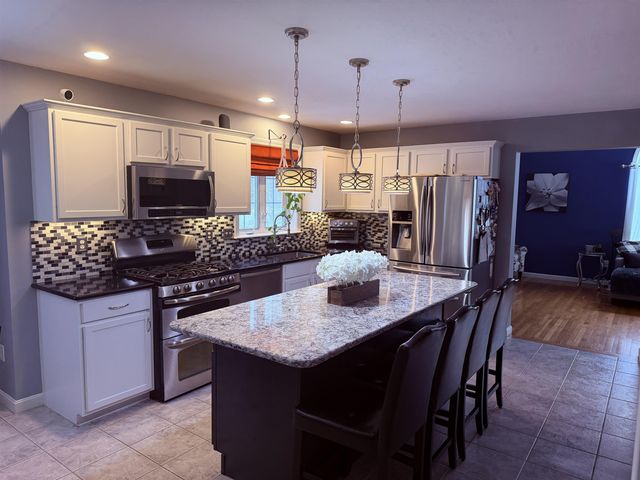 10 Harvard Avenue, Auburn, NH 03032