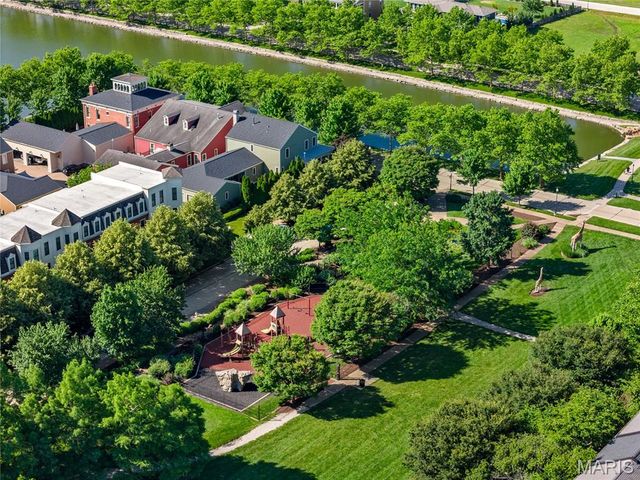 3320 Civic Green Drive, St Charles, MO 63301