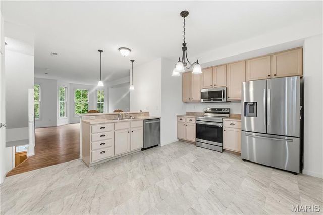 3320 Civic Green Drive, St Charles, MO 63301