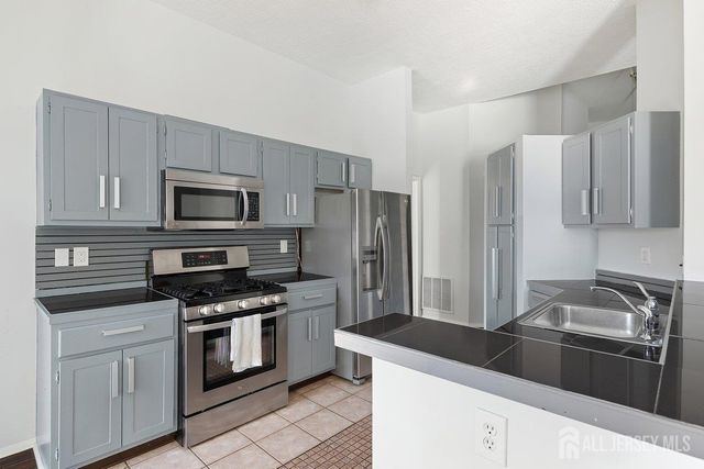 5033 Beech Court, South Brunswick, NJ 08852