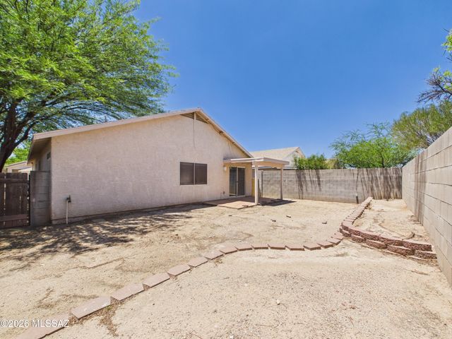 10219 E Paseo Juan Tabo, Tucson, AZ 85747
