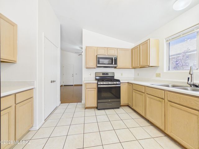 10219 E Paseo Juan Tabo, Tucson, AZ 85747