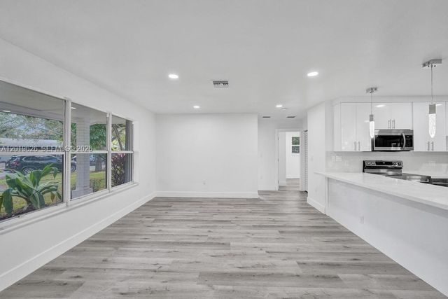 101 SW 53rd Ave, Plantation, FL 33317