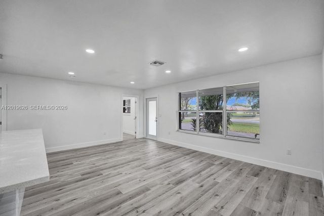 101 SW 53rd Ave, Plantation, FL 33317