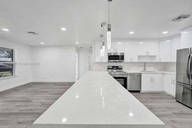 101 SW 53rd Ave, Plantation, FL 33317