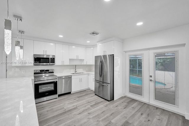 101 SW 53rd Ave, Plantation, FL 33317