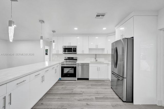 101 SW 53rd Ave, Plantation, FL 33317