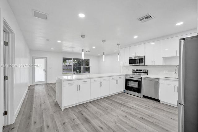 101 SW 53rd Ave, Plantation, FL 33317
