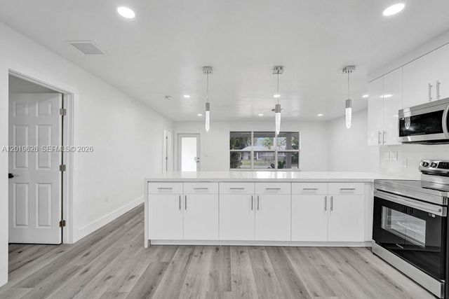 101 SW 53rd Ave, Plantation, FL 33317