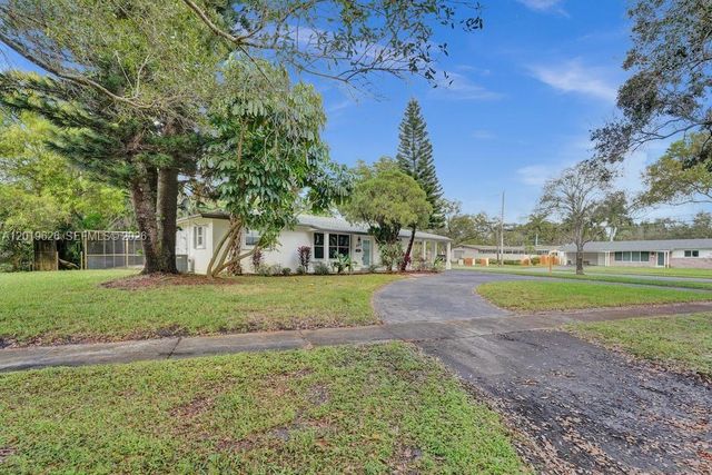 101 SW 53rd Ave, Plantation, FL 33317