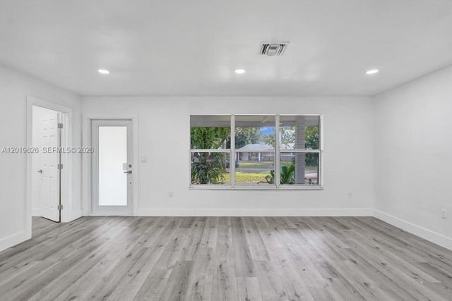 101 SW 53rd Ave, Plantation, FL 33317